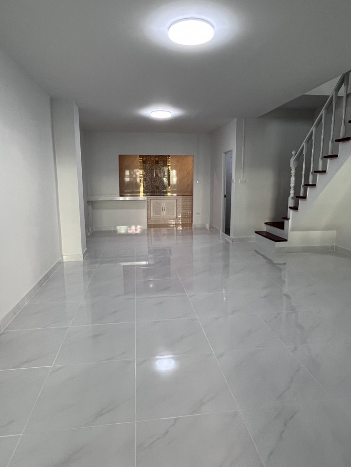 ขาย ทาวน์โฮม รีโนเวทแล้ว  บ้านพรพิมาน วิลล์ รังสิต-คลอง 5 100 ตรม. 20 ตร.วา สีมงคล สวยพร้อมอยู่ รูปที่ 4