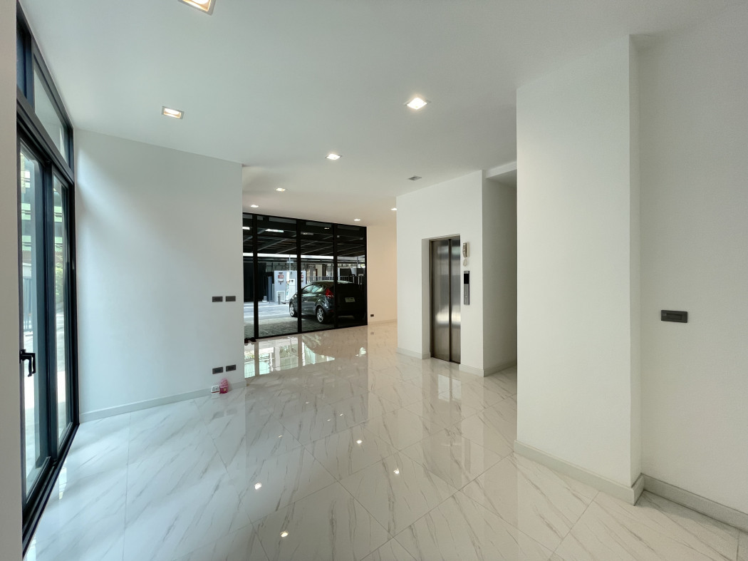 ขาย ออฟฟิศ ใหม่ 5 ชั้น ระดับ Super Luxury  Metier 563 ตรม. 48 ตร.วา ทำเลธุรกิจ รามคำแหง15 รูปที่ 4