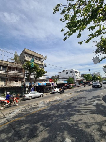 ขายตึกแถว 4ชั้น ติดถนนใหญ่อุดมสุข สุขุมวิท103 ทำเลธุรกิจ ค้าขาย ทำหน้าร้าน รูปที่ 1