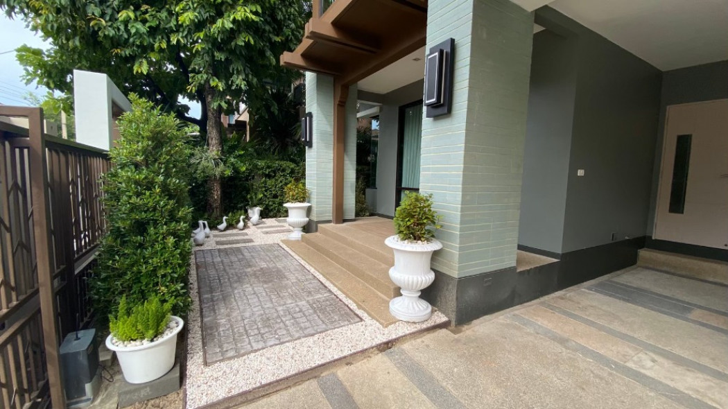 ให้เช่า บ้านเดี่ยว เฟอร์นิเจอร์ครบ เศรษฐสิริ วัชรพล 165 ตรม. 54 ตร.วา สังคมคุณภาพ เงียบสงบ รูปที่ 3