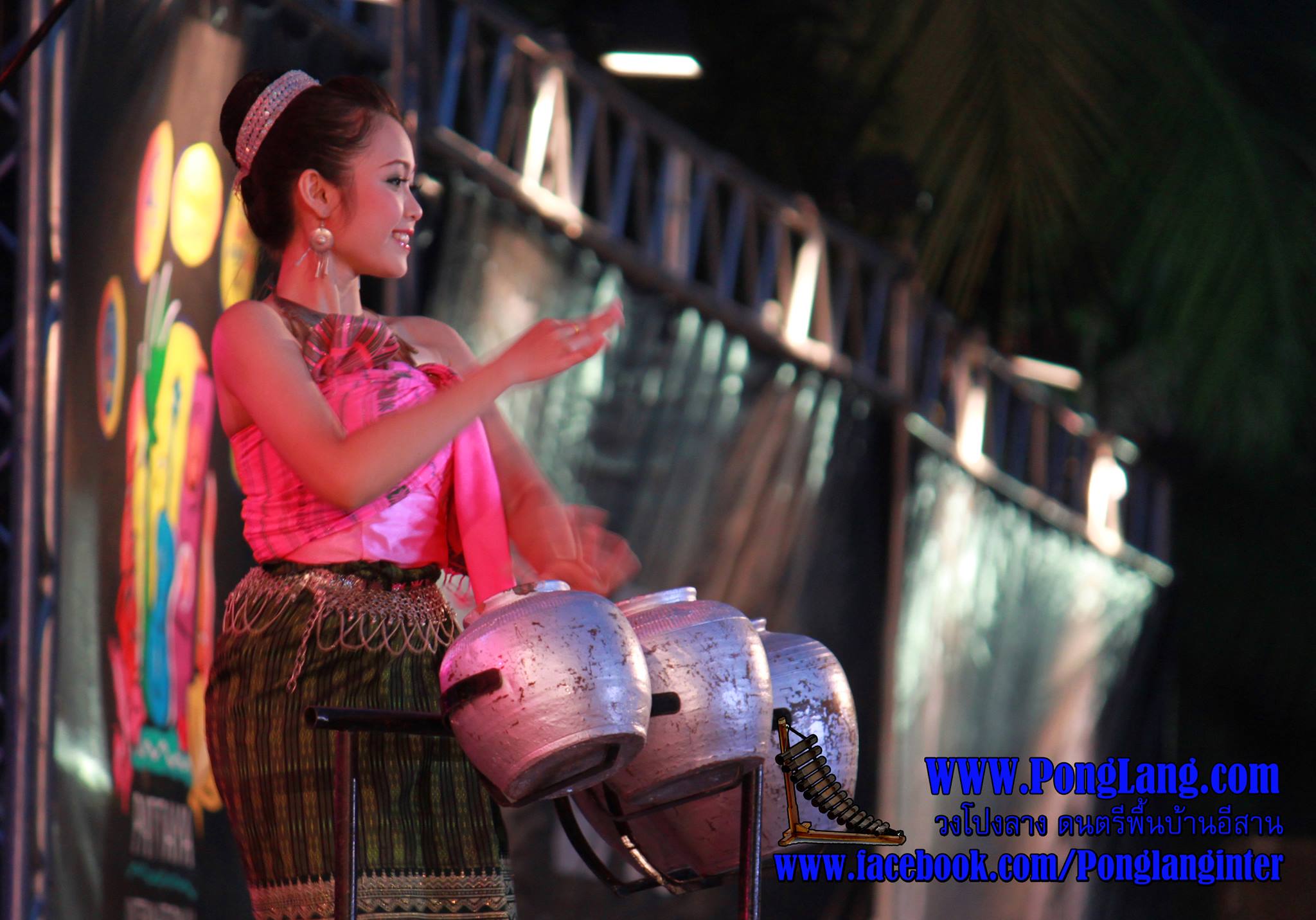 รับแสดงโปงลาง วงโปงลาง ดนตรีพื้นบ้านภาคอีสาน รับจัดการแสดงดนตรีโปงลาง การแสดงโปงลาง บริการในประเทศ และต่างประเทศ รูปที่ 6