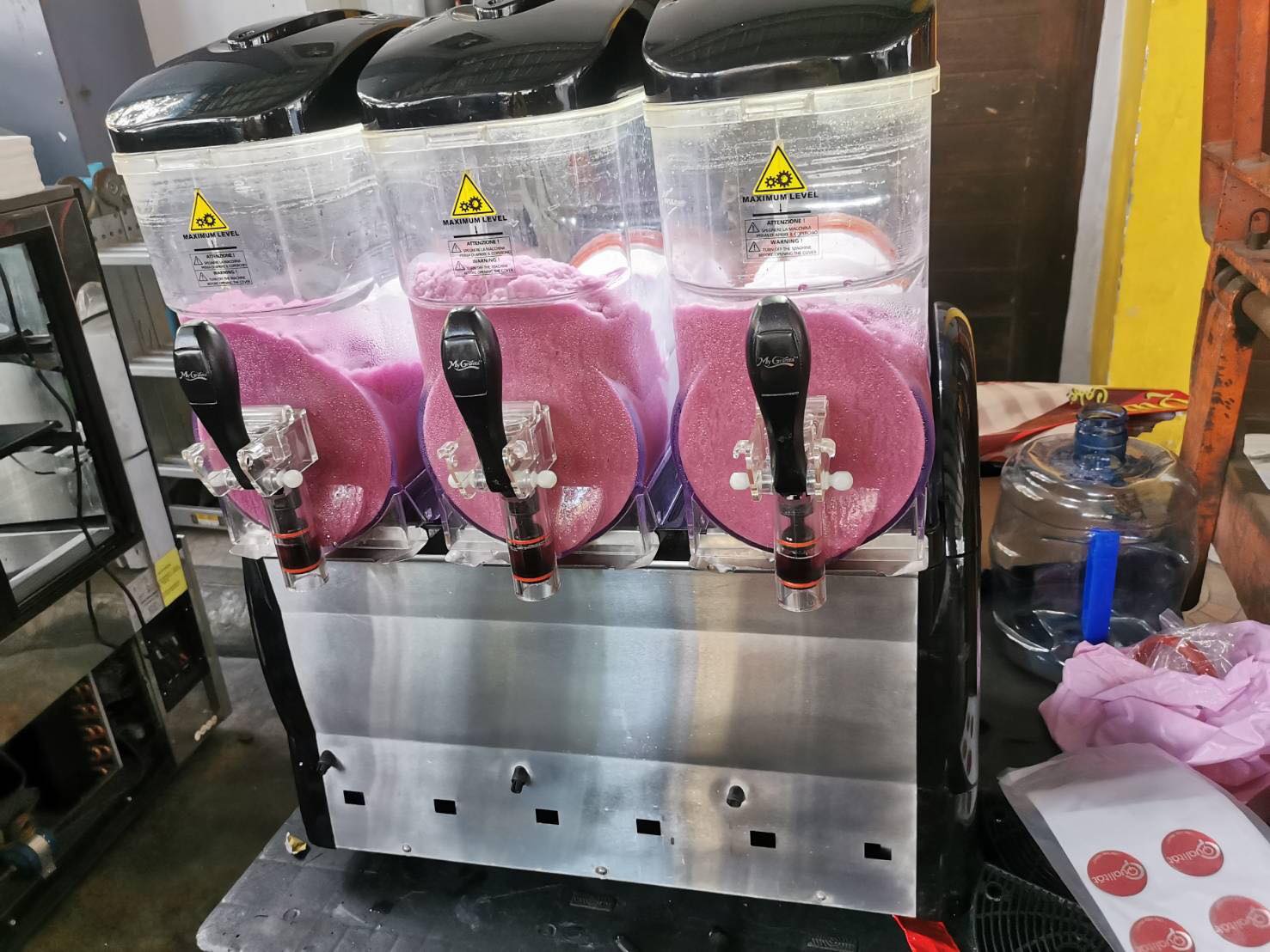 เครื่องทำน้ำผลไม้เกล็ดหิมะ 12 ลิตร 3 โถ (Slush Dispenser รุ่น S123R) รูปที่ 1