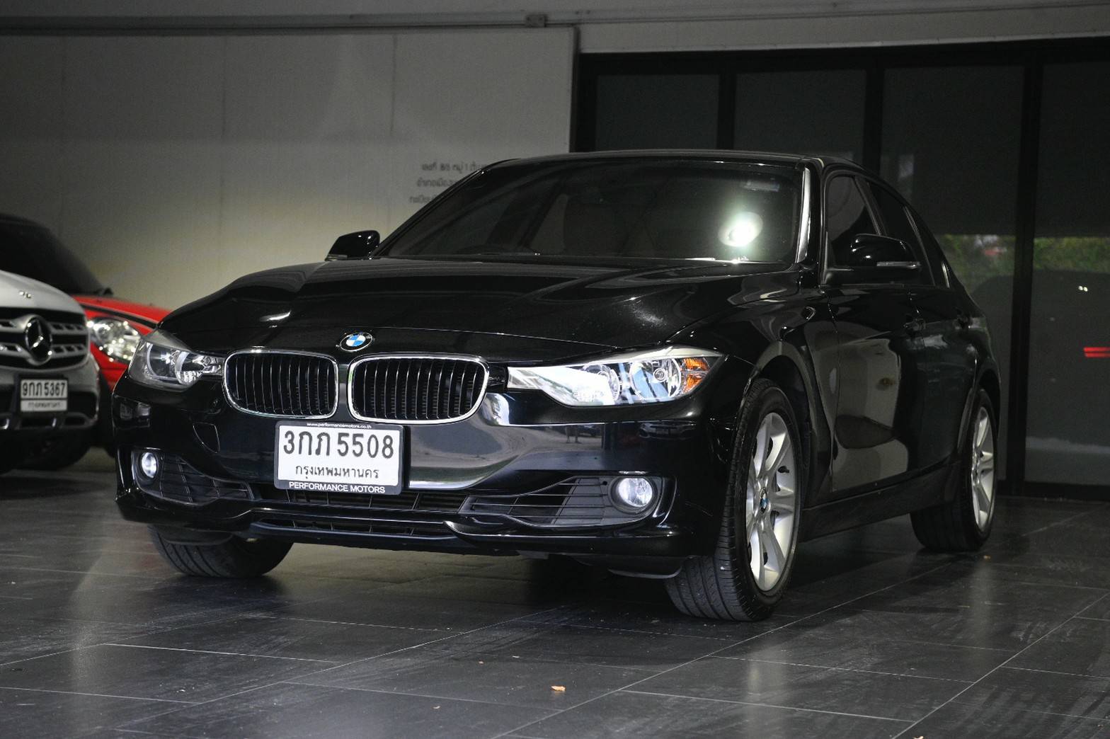 BMW 320i Base 2013 รูปที่ 1