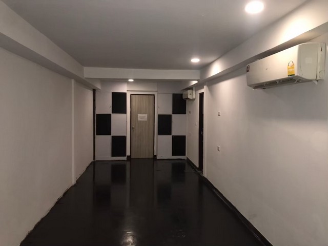 [F283]ทาวน์โฮม รีโนเวทต่อเติมเต็มพื้นที่  สุขุมวิท30 ใกล้ถนนใหญ่ ห่าง BTSพร้อมพงษ์ เพียง500เมตร  รูปที่ 1