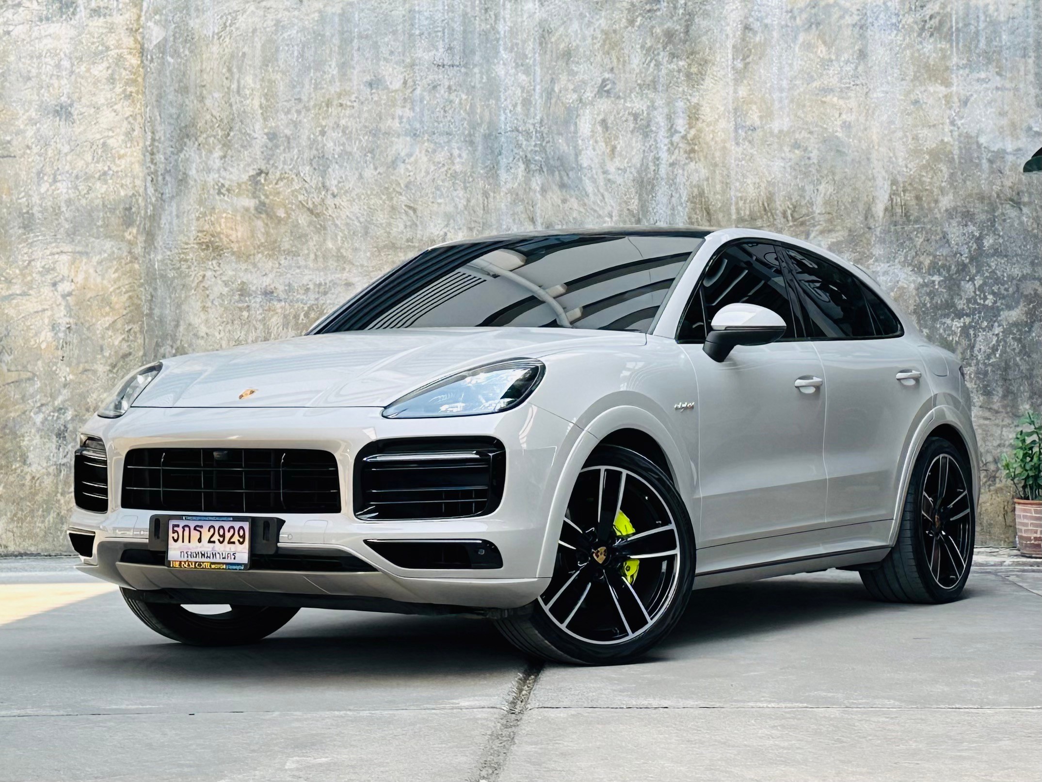 PORSCHE CAYENNE 3.0 HYBRID COUPE ปี 2022 รูปที่ 1