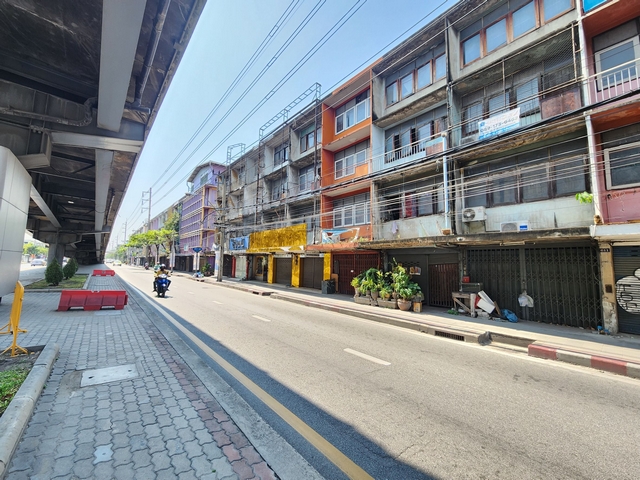 ขายอาคารพาณิชย์ 4 ชั้น ติดถนนวงศ์สว่าง ใกล้ MRT วงศ์สว่าง เพียง 400 เมตร ใกล้ทางด่วน เหมาะลงทุนทำธุรกิจ ค้าขาย รูปที่ 1