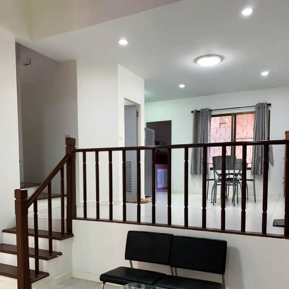 ขาย ทาวน์โฮม ขายทาวน์โฮม 3 ชั้น ตั้งอยู่ นาคนิวาส ซอย 4 252 ตรม. 21 ตร.วา รูปที่ 4