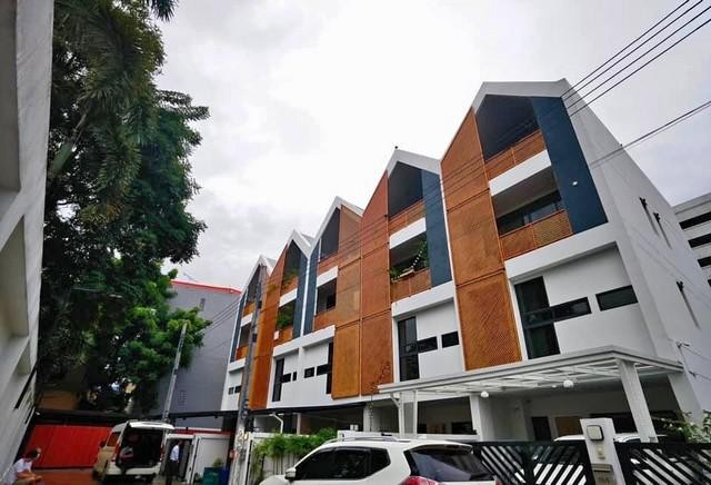 PO1519 ขาย ทาวน์โฮม 3 ชั้น โครงการ The loft by I-zen นาคนิวาศ48  รูปที่ 1