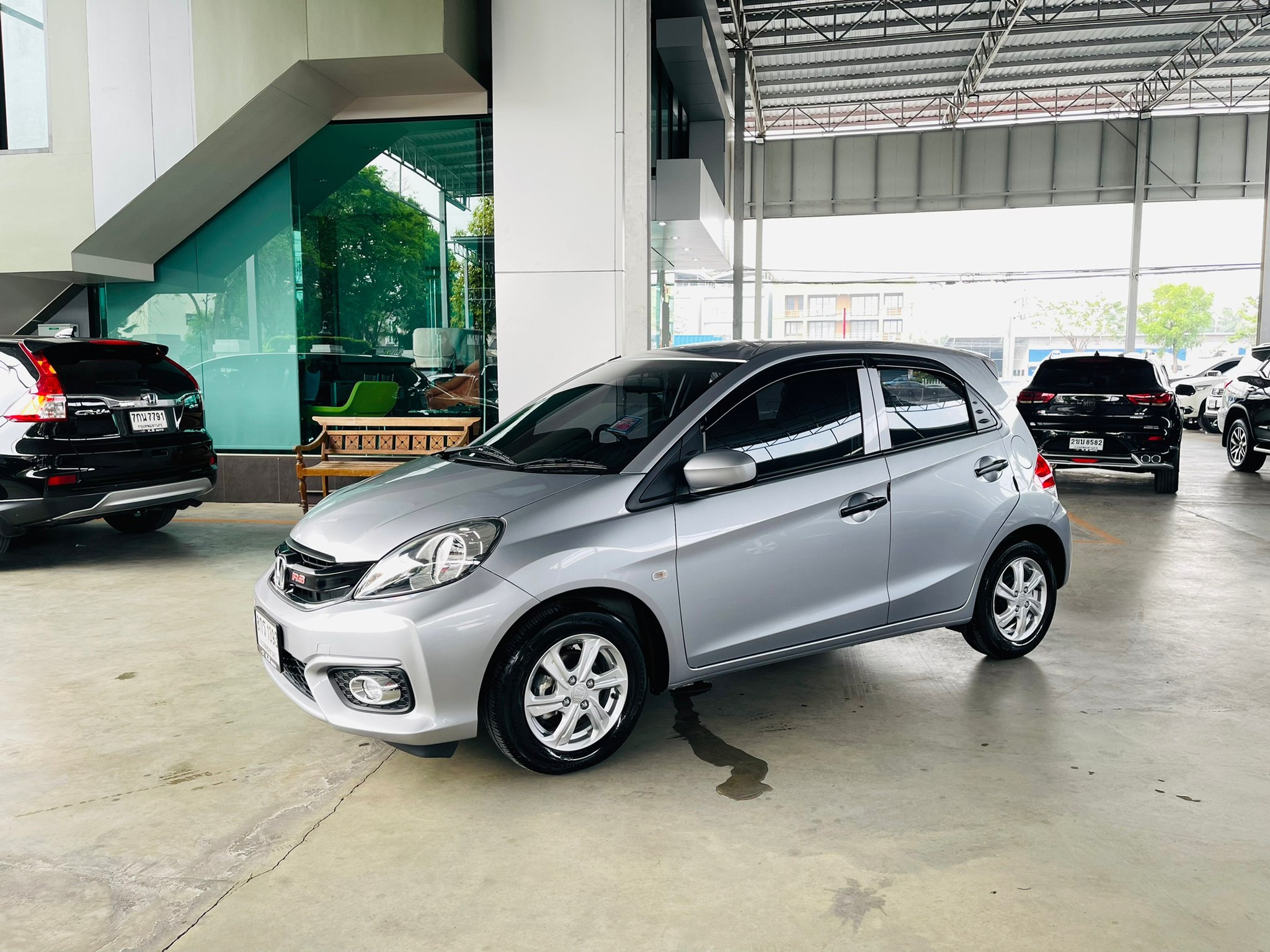 HONDA BRIO 1.2 V ปี 2019 สีเงิน รูปที่ 1