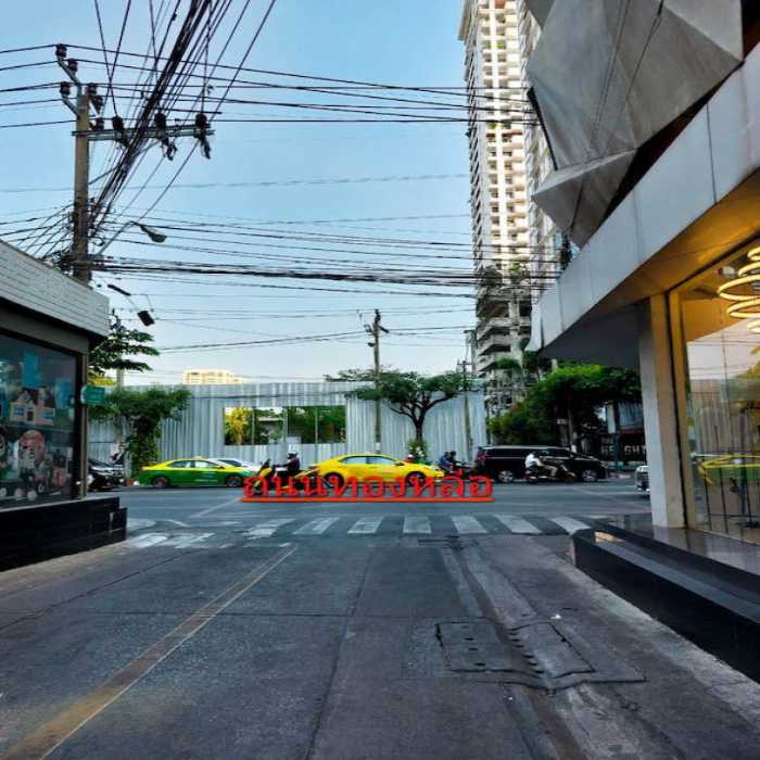 ขาย อาคารพาณิชย์ ขายตึกแถว 2 ห้อง ซ.ทองหล่อ23 เนื้อที่ 336 ตรม. 42 ตร.วา รูปที่ 4