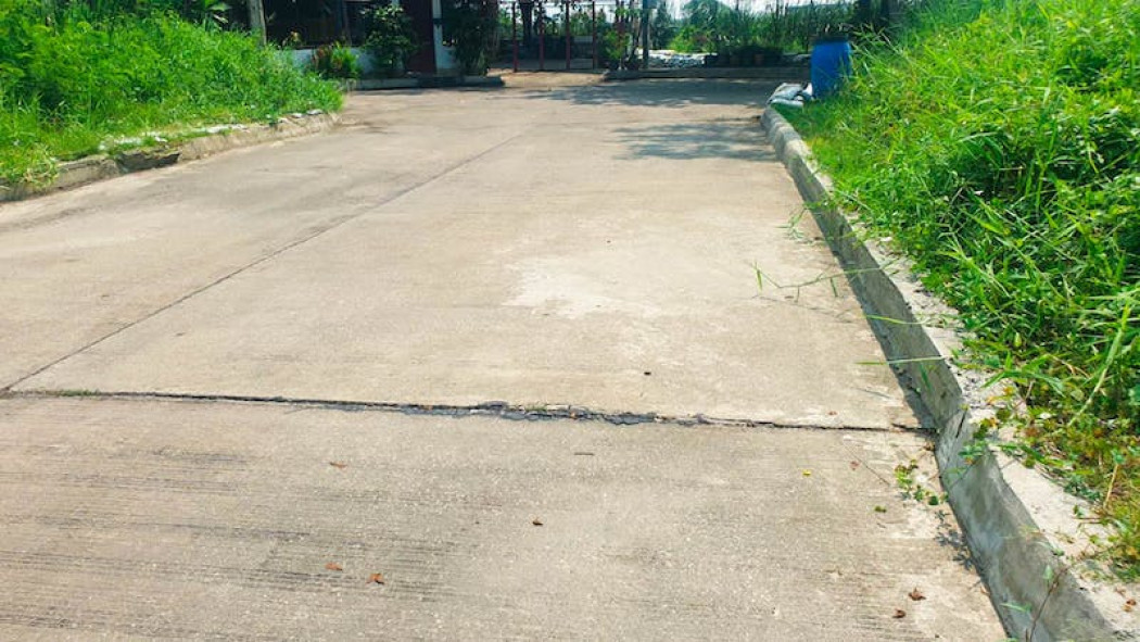 ขาย ที่ดิน ขายที่ดินหมู่บ้านเทพธานีแถวเฉลิมพระเกียรติ ร.9 ซ.62 เนื้อที่  122 ตร.วา รูปที่ 3