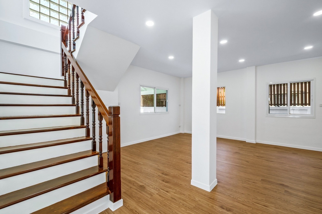 ขาย บ้านเดี่ยว รีโนเวท สวย minimal style ลาดพร้าว87 180 ตรม. 54 ตร.วา เซ็นทรัลอีสต์วิลล์ แค่ปากซอย รูปที่ 2