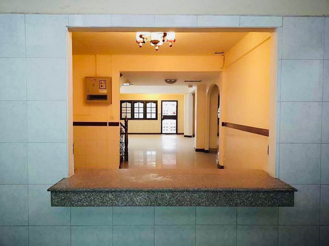 ขาย ทาวน์โฮม ลาดพร้าว 110 ใกล้โรงไฟฟ้าสีเหลือง - 196 ตรม. 49 ตร.วา รูปที่ 6