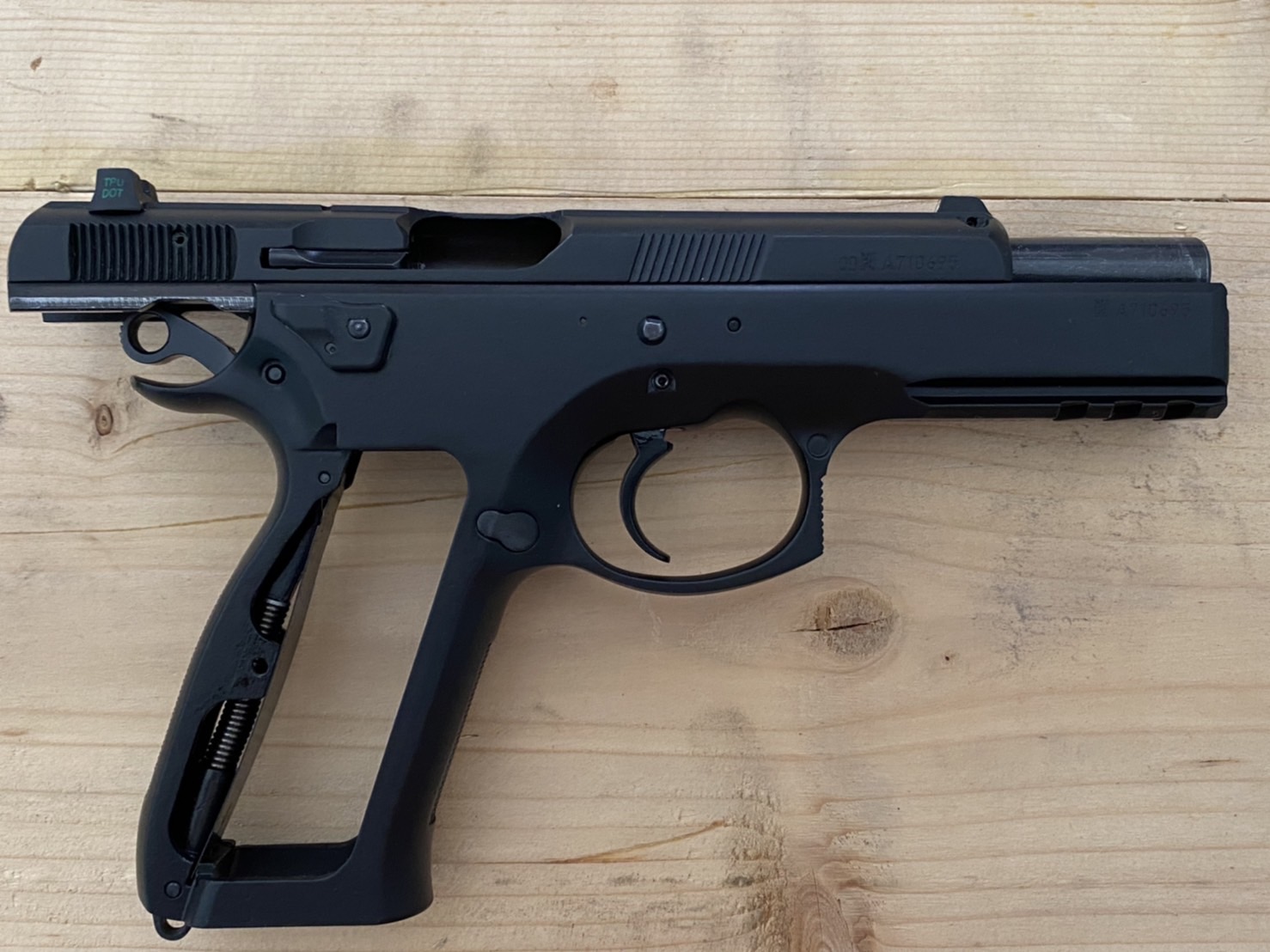 CZ 75 p-01 รูปที่ 6