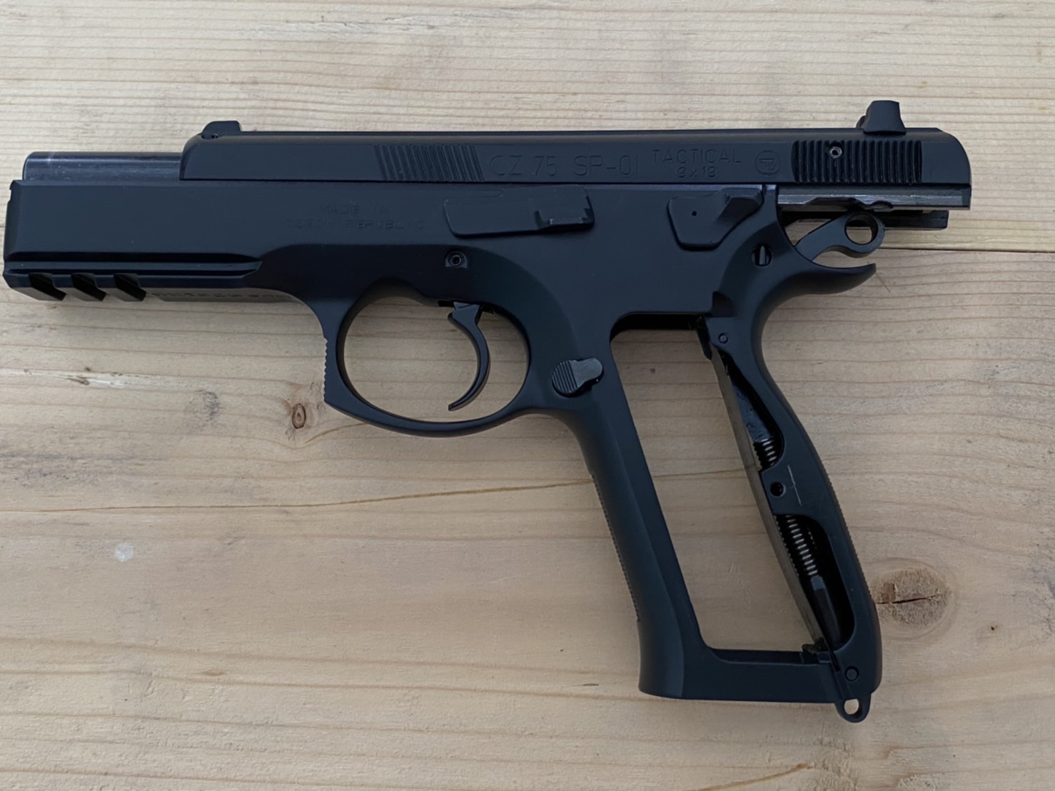 CZ 75 p-01 รูปที่ 7