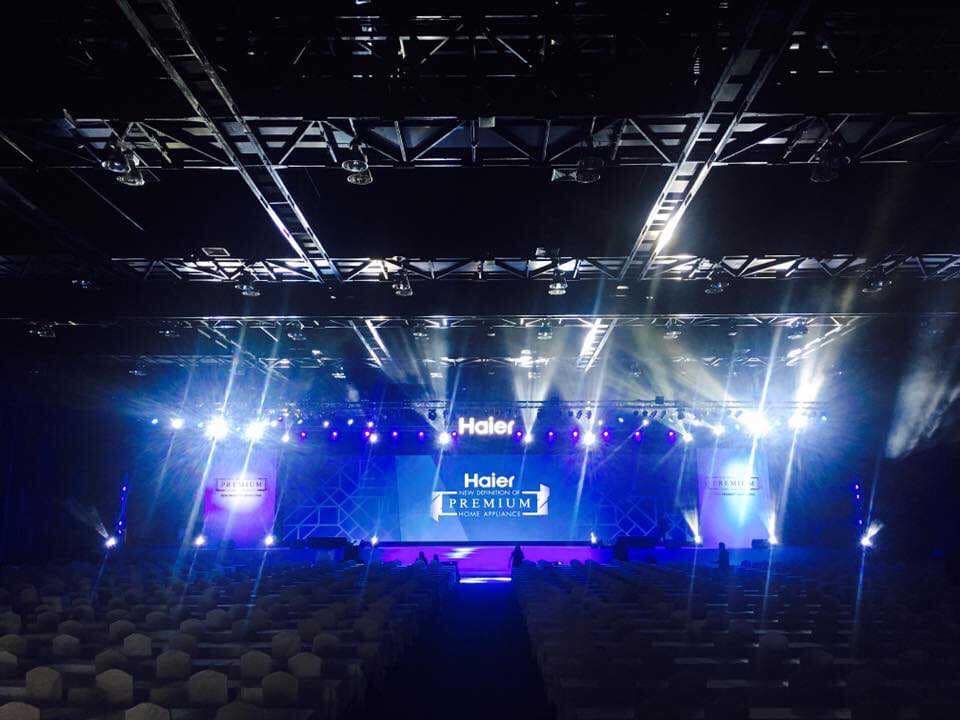 บริการให้เช่าเวทีสำเร็จรูป เวทีอะคริลิค Trussอลูมิเนียม จอLED P3,P4,P6 ระบบเอฟเฟ็ค ระบบไฟแสงสีเสียง พังงา ภูเก็ต โทร 0628123629 รูปที่ 3