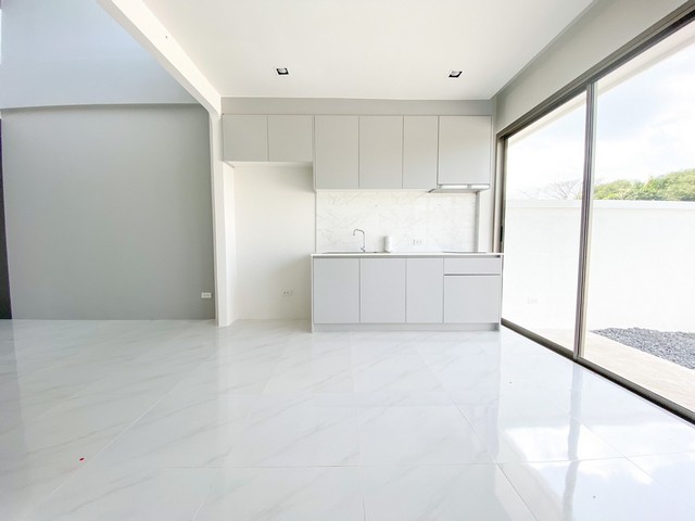 For Sales : Chalong-Palai, Brand New Town Home, 2 Bedrooms 3 Bathrooms รูปที่ 1