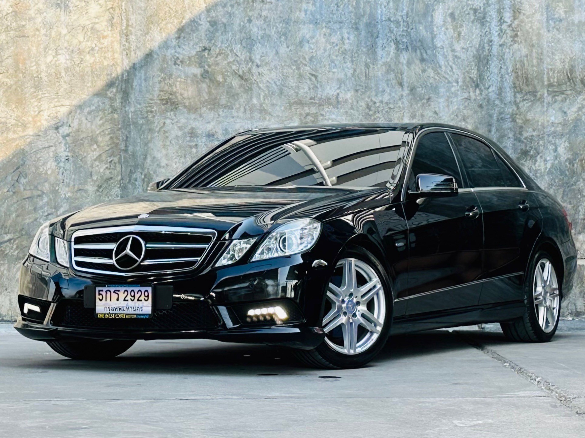 MERCEDES BENZ E250 1.8 CGI AMG DYNAMIC โฉม W212 ปี 2011 รูปที่ 1