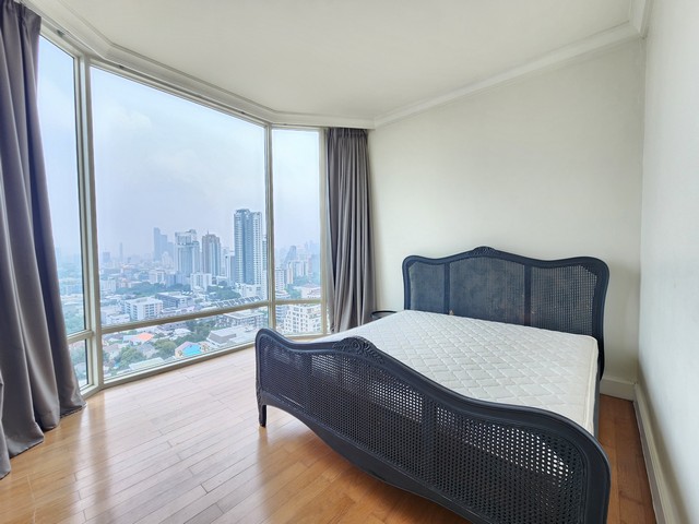 ให้เช่า Royce Private Residences (รอย์ช ไพรเวท เรสซิเดนซ์ส) คอนโดใกล้ BTS พร้อมพงษ์ รูปที่ 1