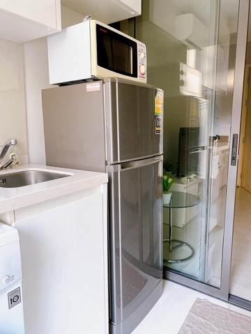 Rhythm Sukhumvit 42 private safe convenient 10th floor BTS Ekkamai รูปที่ 1