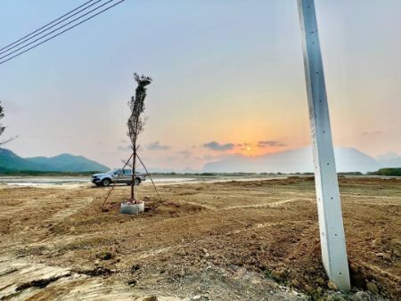 ขาย ที่ดิน ฟรีโอน ฟรีถมปรับพื้น ผ่อนฟรี 𝟭𝟬 เดือน ไม่มีดอกเบี้ย โครงการ Natcha Land 1 ไร่ ติดถนนคอนกรีต มีน้ำประปา ไฟฟ้าแรงสูง 
หน้าโครงการ รูปที่ 3