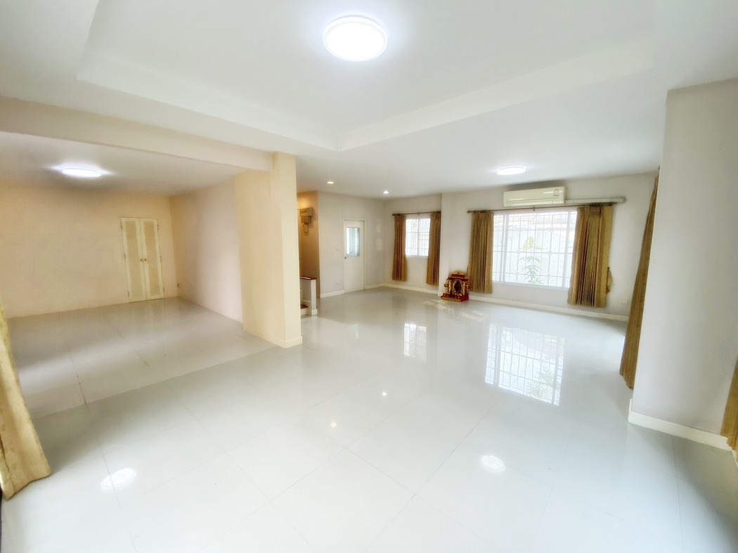 ขาย บ้านเดี่ยว บ้านสวย เดอะ แกรนด์ วงแหวน-ประชาอุทิศ 200 ตรม. 75.3 ตร.วา พร้อมอยู่ สนใจสามารถนัดชมได้ครับ รูปที่ 3