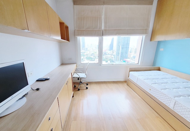 Siri Residence Sukhumvit 24 spacious 19th floor BTS Phrom Phong รูปที่ 1