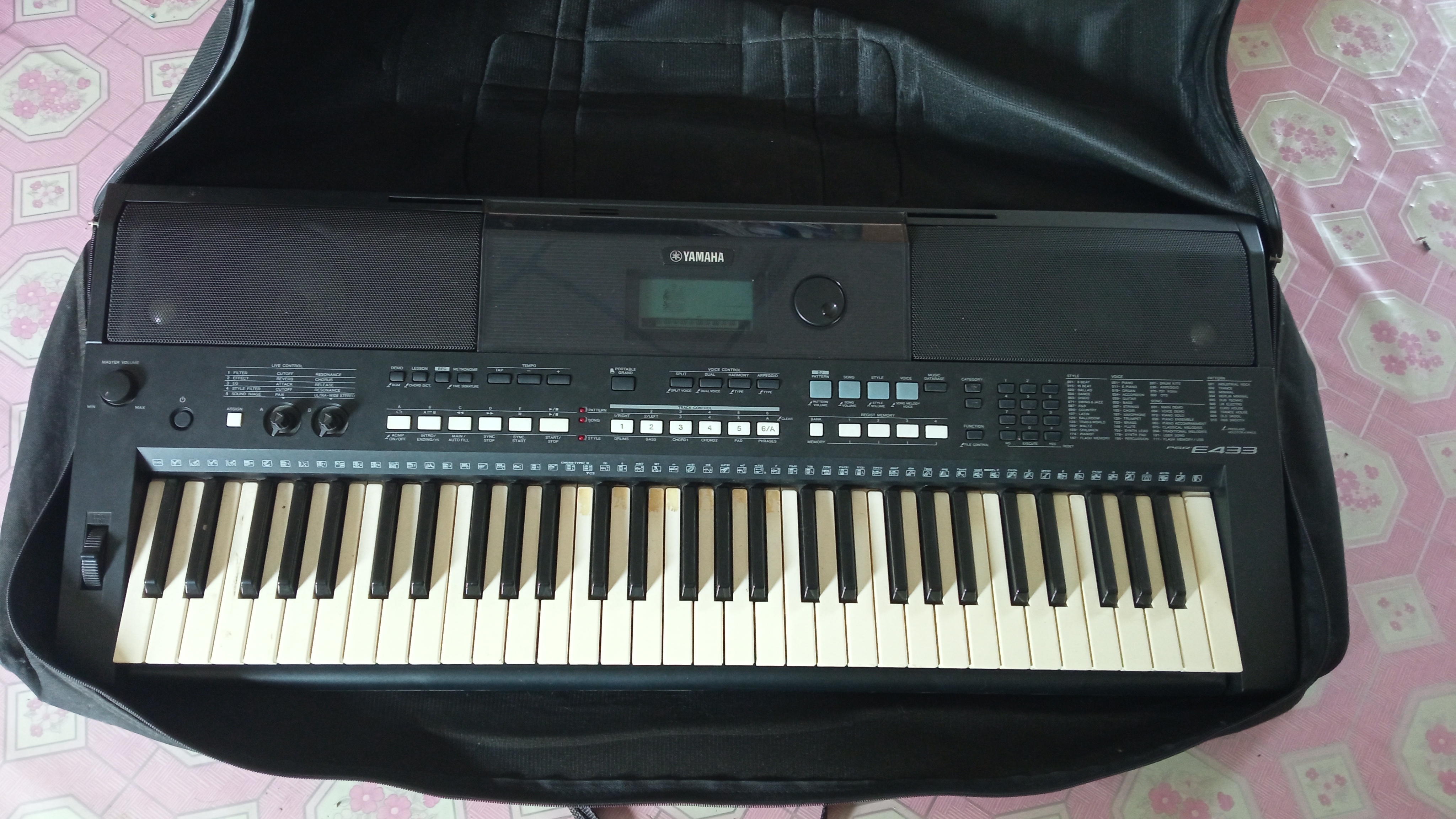 YAMAHA PSR E433