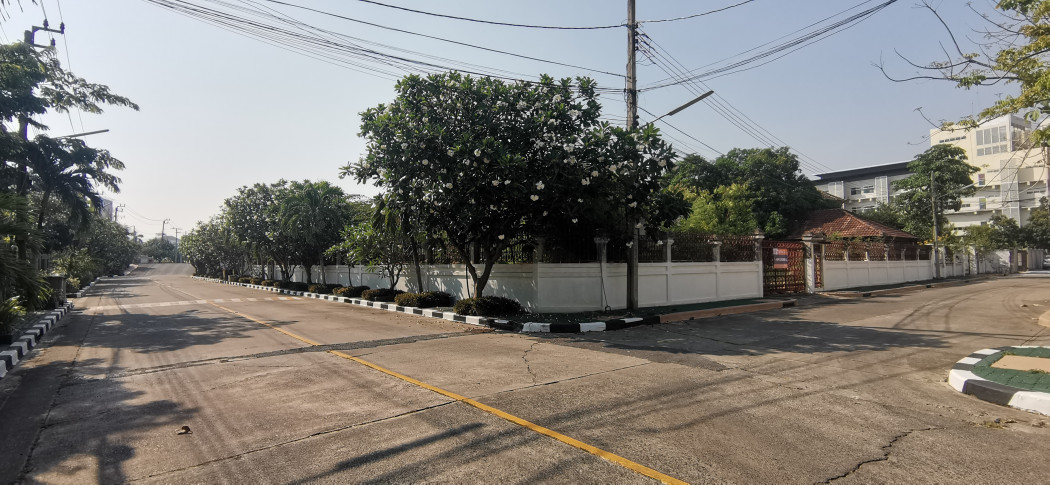 ขายที่ดินพร้อมบ้าน รอยัลปาล์ม วิลล่า ศรีนครินทร์ สมุทรปราการ รูปที่ 7