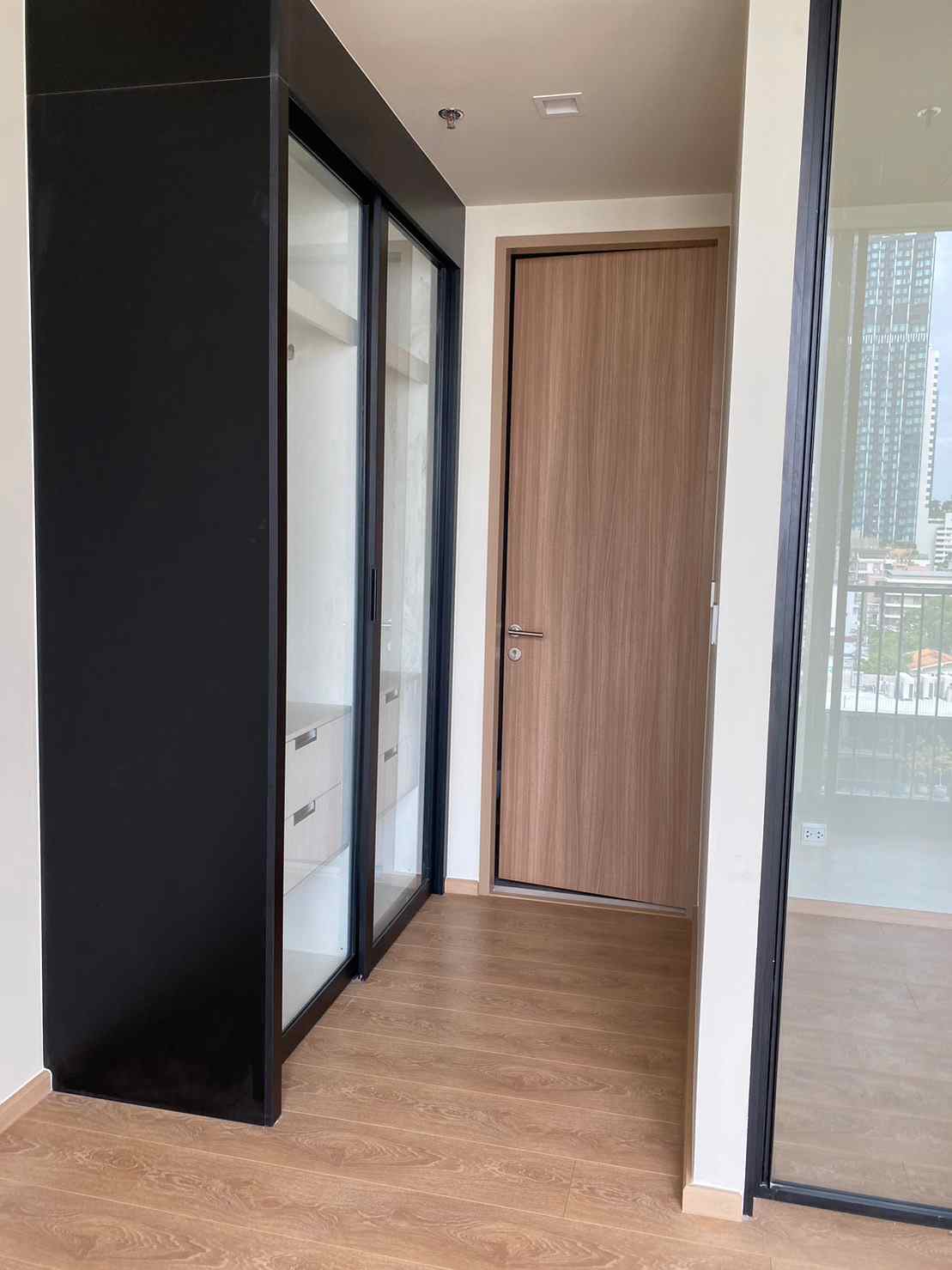 Sell / Rent 1 bedroom Noble Around 33 วัฒนา กรุงเทพมหานคร  รูปที่ 1