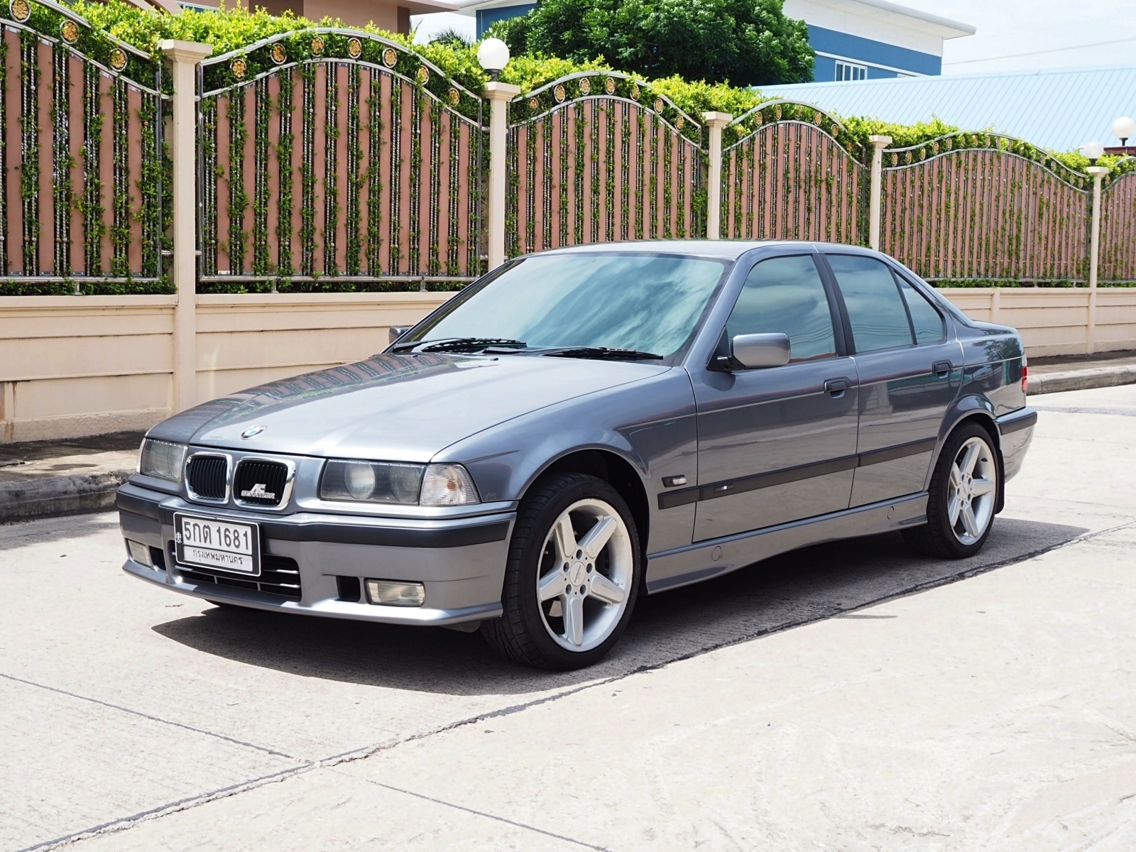 BMW E36 318I M43 ปี 2000 เกียร์AUTO ปี 2000 ปีสุดท้าย ของE36 ทรงคุณค่าแก่การครอบครองสะสม รูปที่ 1