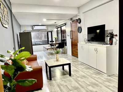 For Rent บ้านให้เช่าใกล้ขนส่ง บีทีเอสหมอชิต 4 ห้องนอน เลี้ยงสัตว์ได้  รูปที่ 1