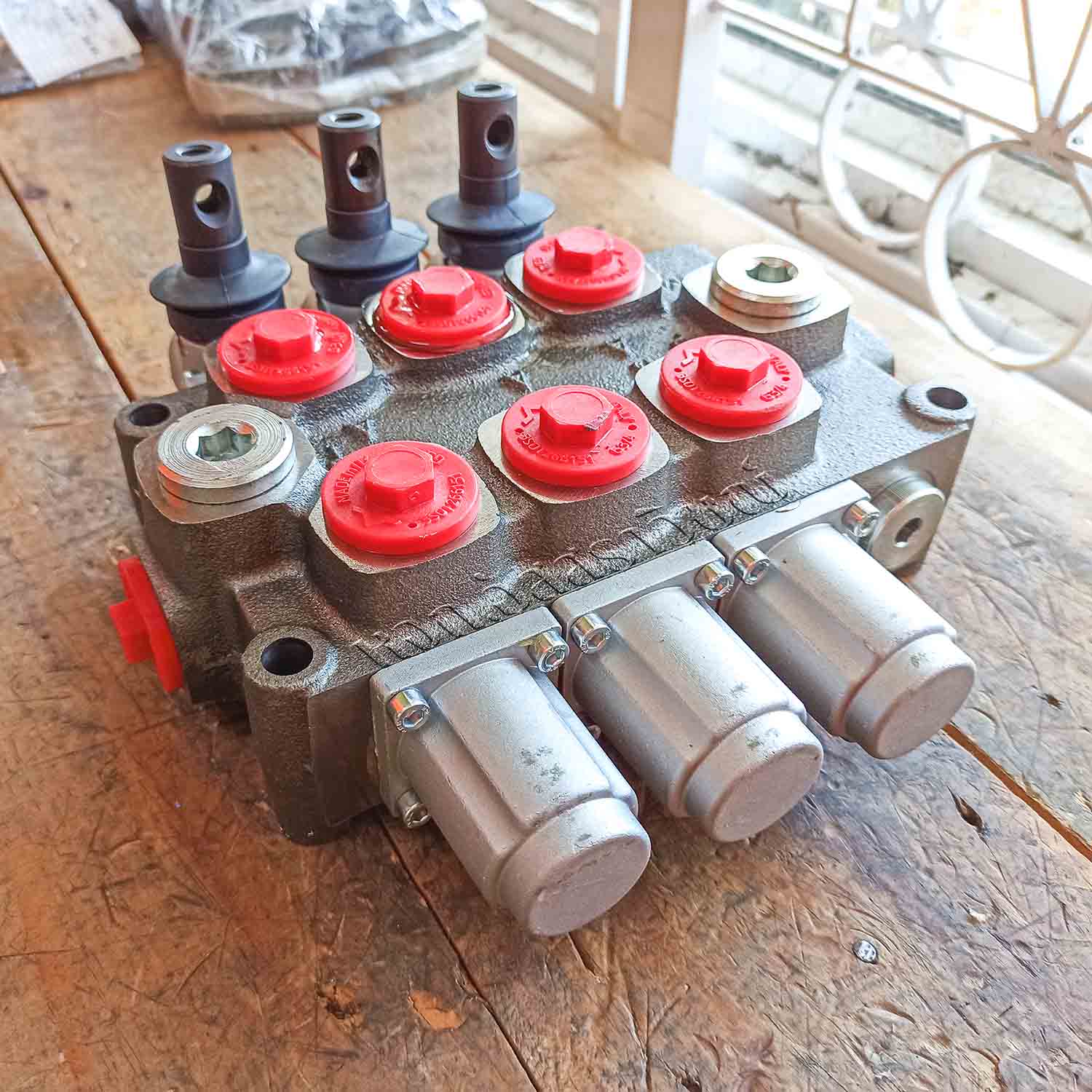 คอนโทรลวาล์วมือโยก (Monoblock Control Valves) Galtech Q95 series รูปที่ 1