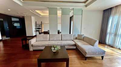 Penthouse for rent Royal Residence Park  4Bedroom + 1maid รูปที่ 1