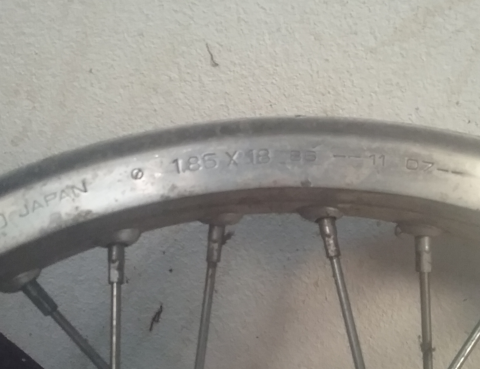 ขายขอบหน้า,หลัง พร้อมดุม D.I.D JAPAN 1.85,2.15×18  honda clubman  รูปที่ 4