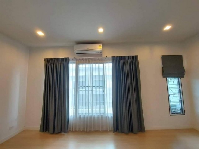 ให้เช่าทาวน์โฮม 3 ชั้น 220 ตรม. โครงการเพล็กซ์ บางนา ติดริมถนน บางนา-ตราด กม.5 รูปที่ 1