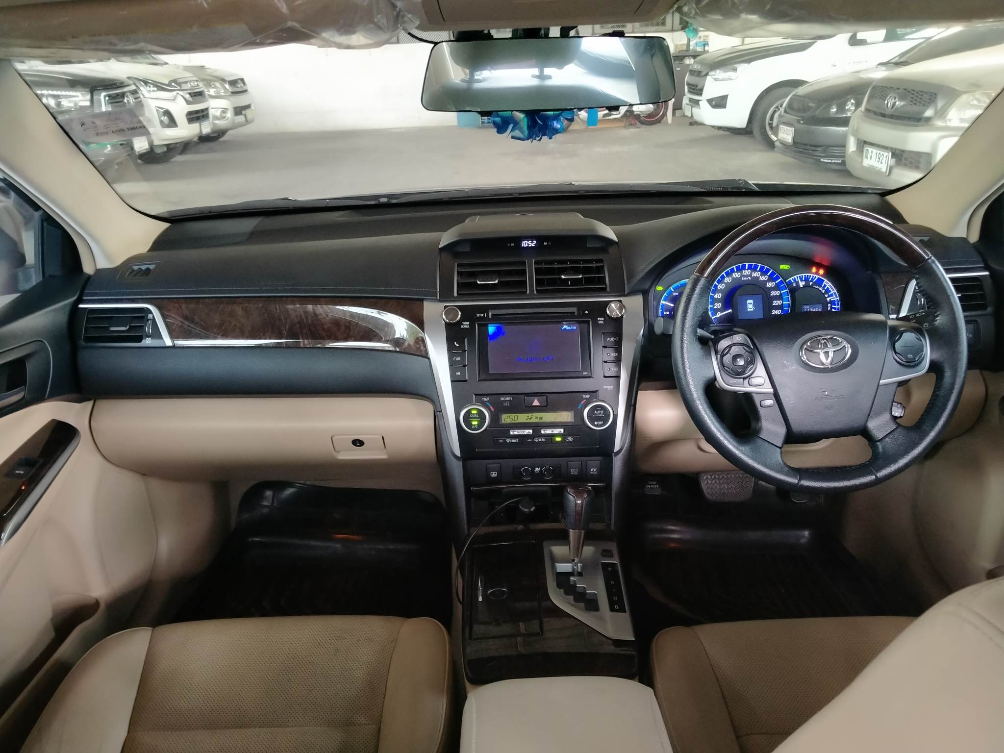 ขายปี2013 camry 2.4 hybrid รูปที่ 3