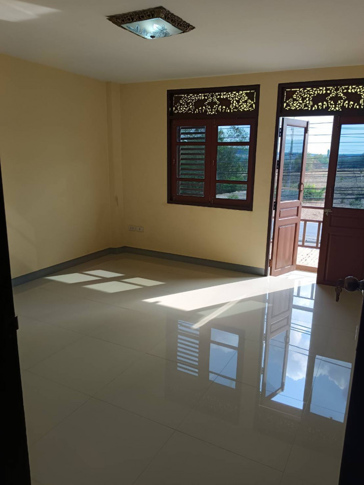 ขาย อาคารพาณิชย์ 3 ชั้น ใกล้โรงเรียนอรวินวิทยา ปลวกแดง รูปที่ 4