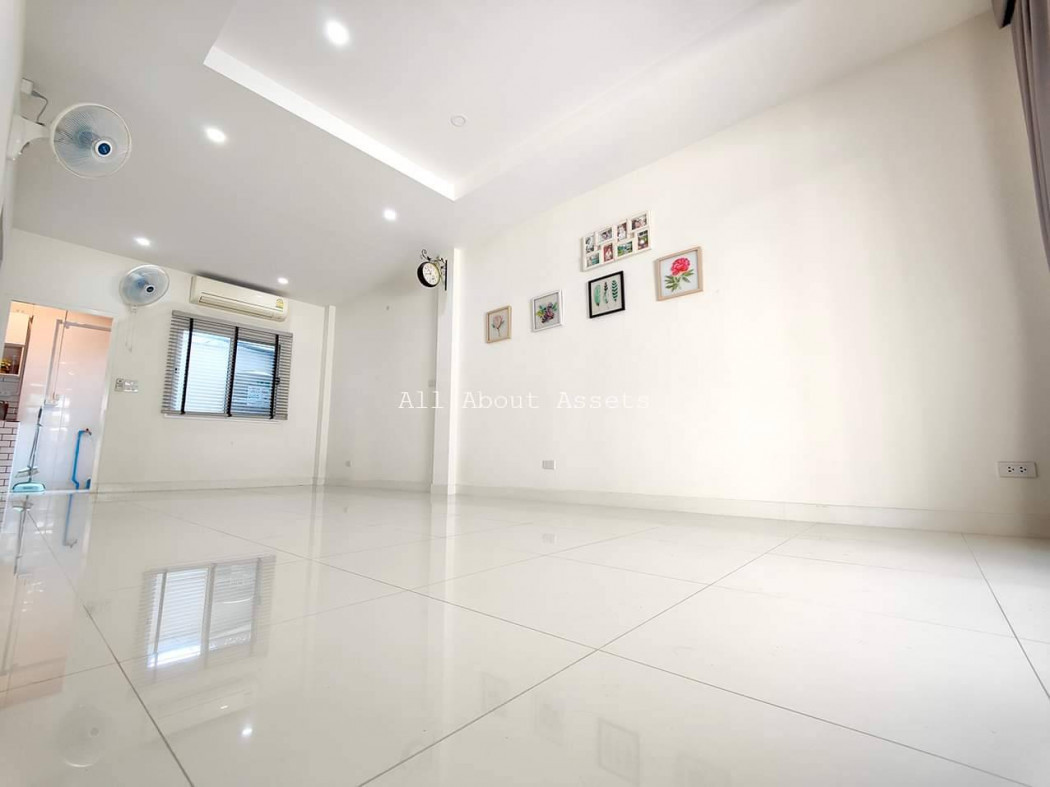 ขาย ทาวน์โฮม 2 ชั้น หมู่บ้านเดอะแพสเซจ รามอินทรา-คู้บอน โซนพิเศษ หลังบ้านไม่ติดใคร ลมพัดเย็นตลอ รูปที่ 3