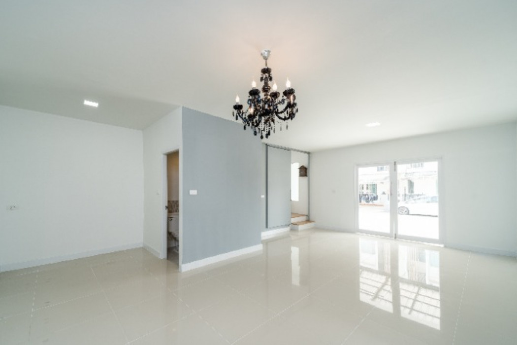 ขาย ทาวน์โฮม รีโนเวท พร้อมอยู่ Pleno Ramintra–Wongwaen 125 ตรม. 20.4 ตร.วา หลังมุม รูปที่ 2