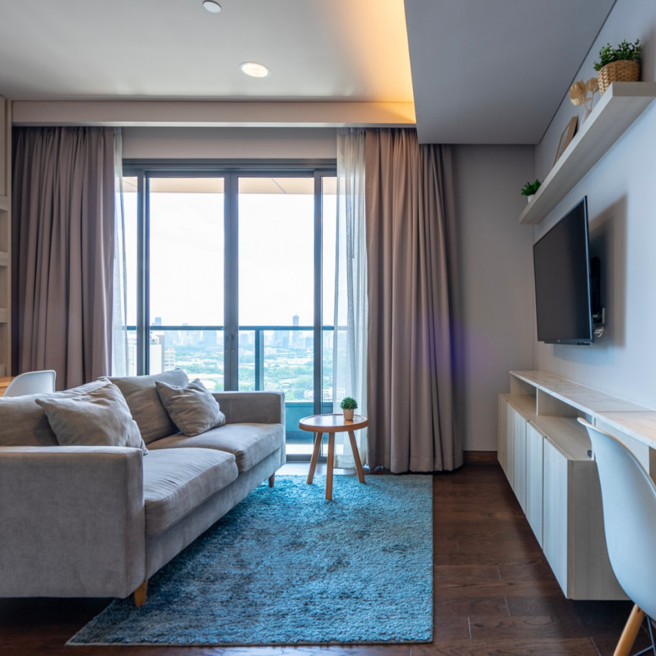 ขาย คอนโด  West and south, Benjakiti Forest Park view and Sukhumvit city view The Lumpini 24 54.3 ตรม. corner room Ready to move in รูปที่ 1