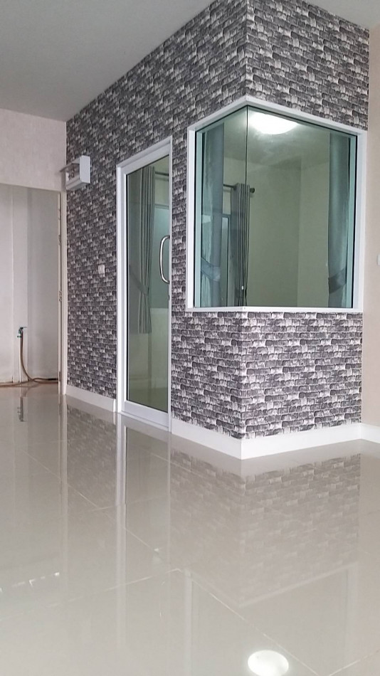 ขายบ้านเดี่ยวในหมู่บ้านประภัสสรหนองตำลึง 28 ตรว. 3 ห้องนอน 2 ห้องน้ำ พานทอง ชลบุรี รูปที่ 2