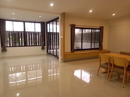 ให้เช่า ออฟฟิศ Office and warehouse for rent Sukhumvit 103  140 ตรม. รูปที่ 2