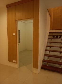 ให้เช่า ออฟฟิศ Office and warehouse for rent Sukhumvit 103  140 ตรม. รูปที่ 4