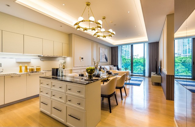 Luxury 2 bedrooms unit for Sale & Rent available at Baan Sindhorn, near BTS Ratchadamri รูปที่ 1