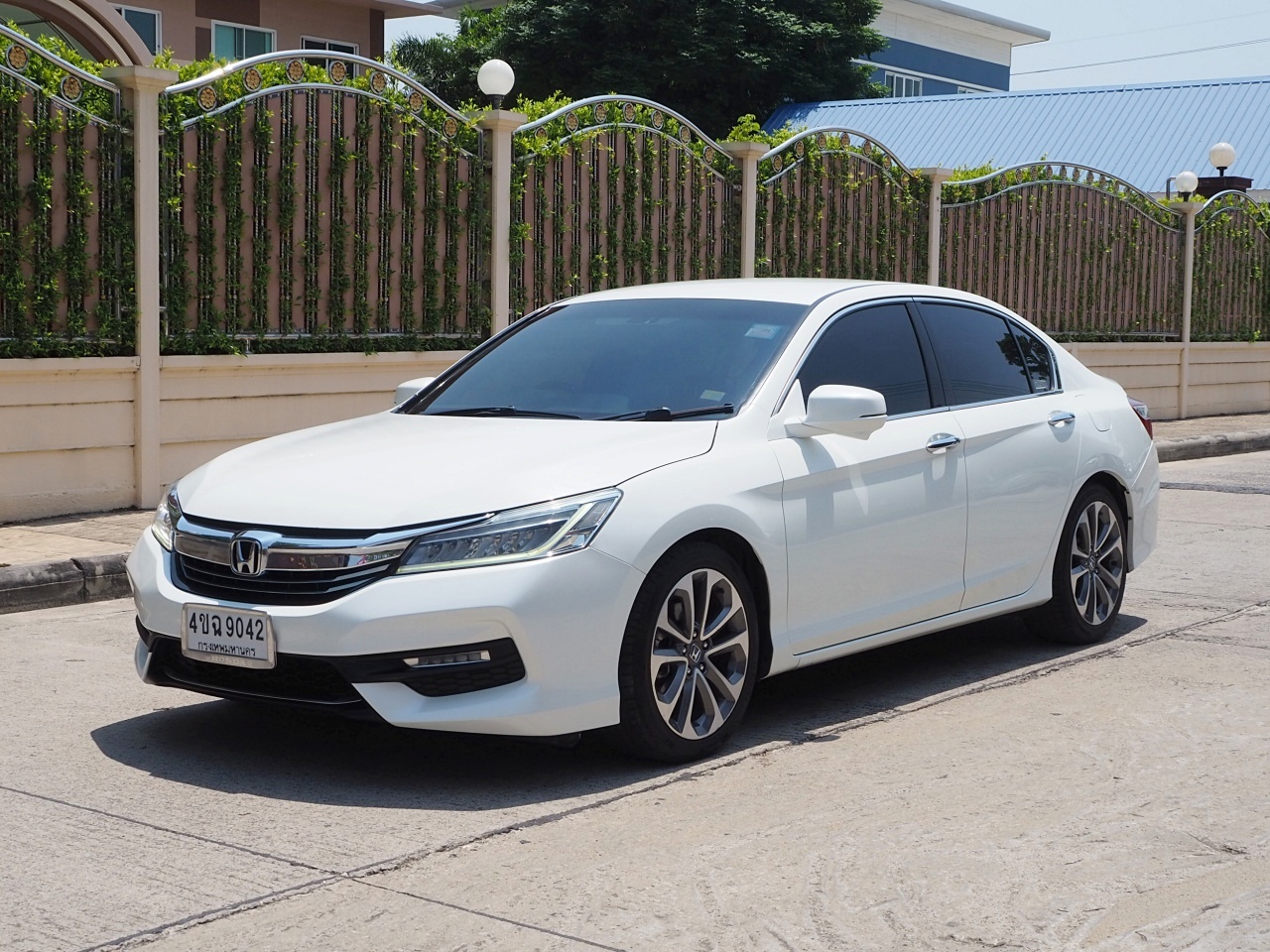 HONDA ACCORD 2.0 EL (MNC) ปี 2016 สีขาวมุก(นิยม) สวยถูกสุดในเว็บ รูปที่ 1