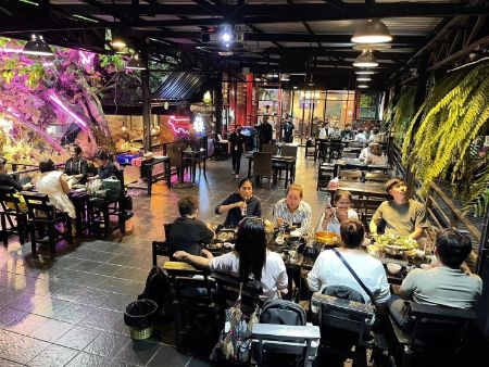 ขาย อาคารพาณิชย์ ดำเนินกิจการต่อได้เลย de moon bangkok รัชดาซอย4 800 ตรม. 200 ตร.วา จอดรถได้เยอะ รูปที่ 3