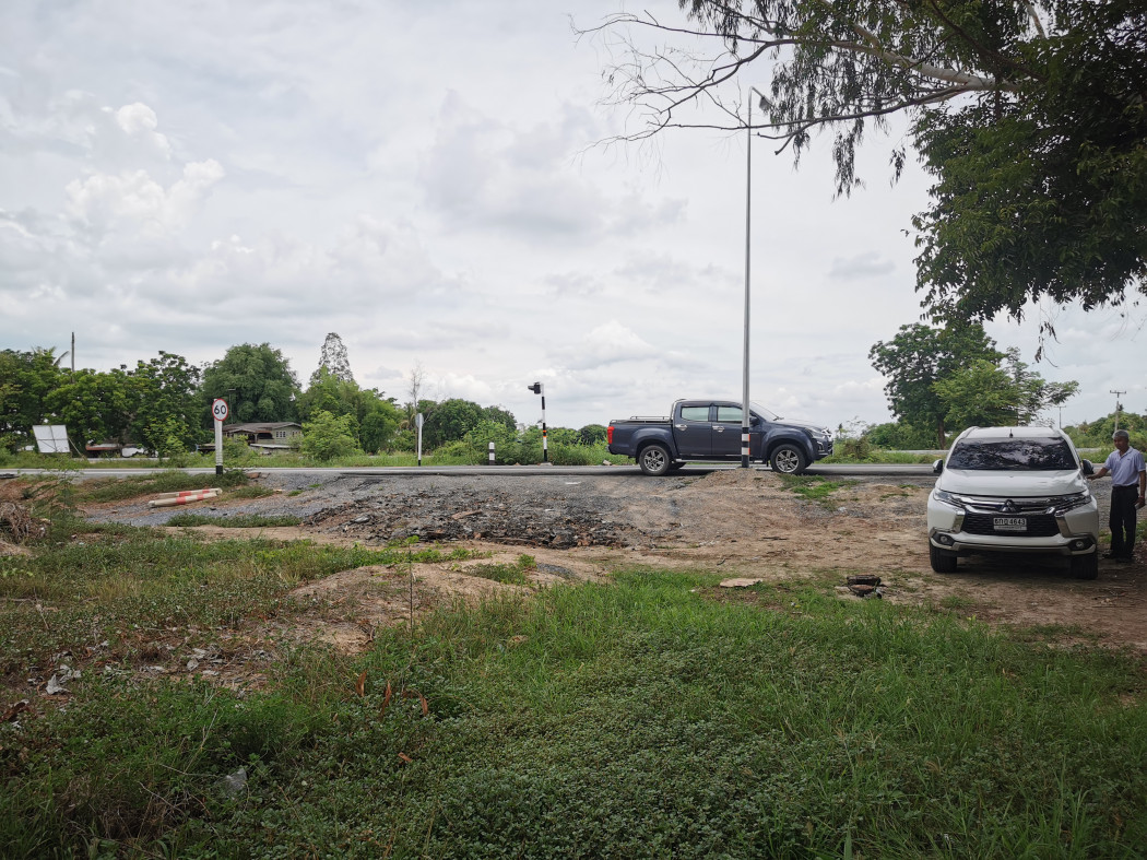 ขาย ที่ดิน - 1 ไร่ 2 งาน แปลงสวยติดแม่น้ำและถนนทางหลวง จ.สุพรรณบุรี รูปที่ 6