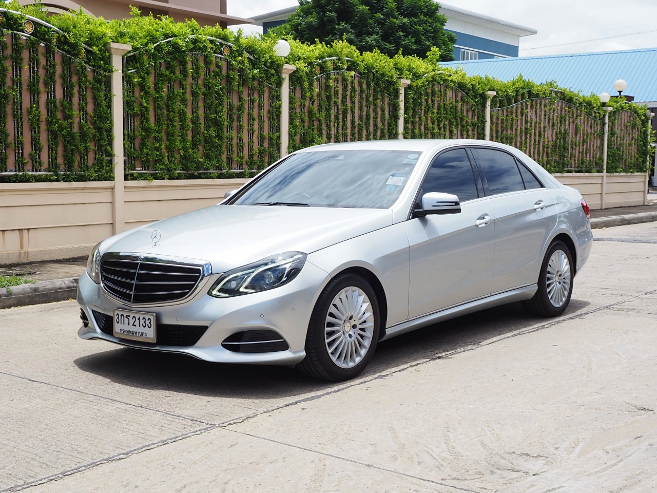 MERCEDES BENZ E300 2.2 BLUETEC HYBRID EXECUTIVE รูปที่ 1