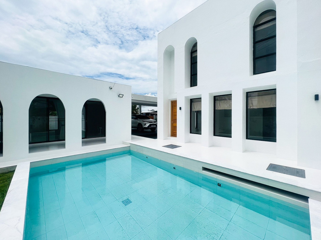 ขาย บ้านเดี่ยว Pool villa roman design หมู่บ้านเวิลด์คลับแลนด์ 520 ตรม. 174 ตร.วา ใกล้สนามบินเชียงใหม่ รูปที่ 1